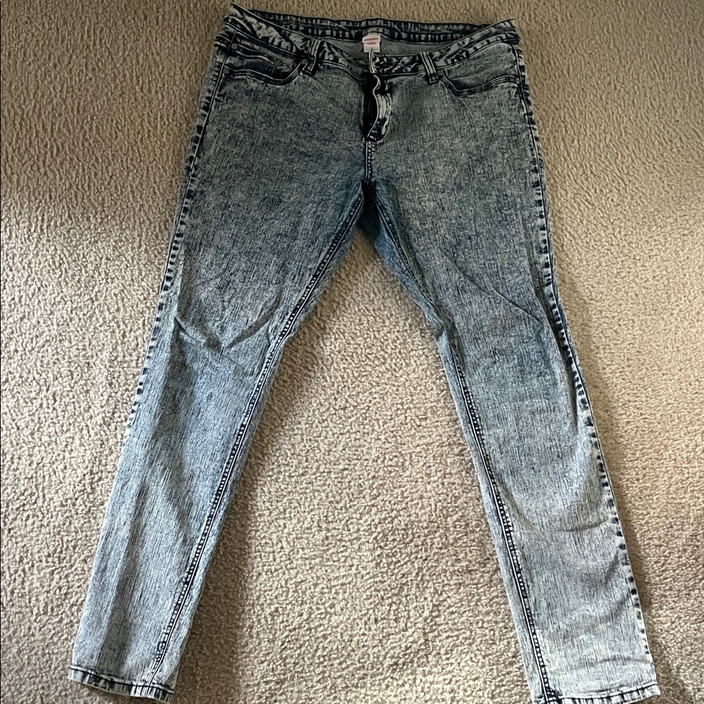 Xhilaration Women's acid wash Jeans
